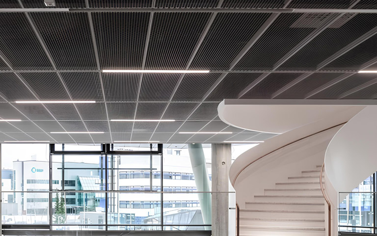 Tavan din plasa expandata hook-on